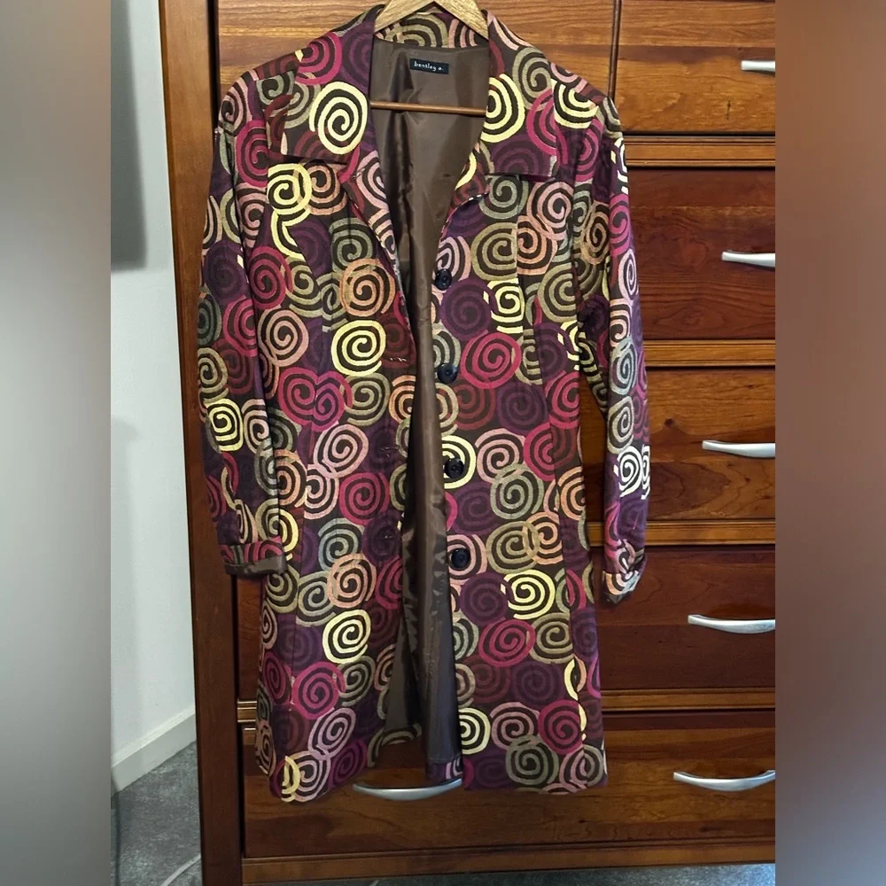 Bentley a. Swirl Coat in Large - Picture 2 of 7